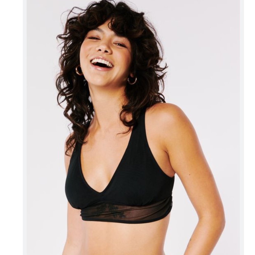 HOLLISTER Gilly Hicks Mesh Tie-Back Plunge Bralette.